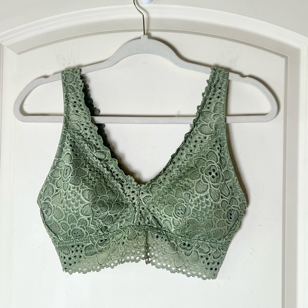 No Boundaries Sage Green Lace Bralette Medium - Boho Floral V-Neck Bra M